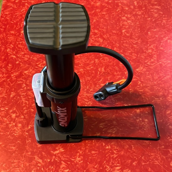 Foot Pump with Universal Schrader and Presta Valve and inflating Needle - Picture 8 of 14